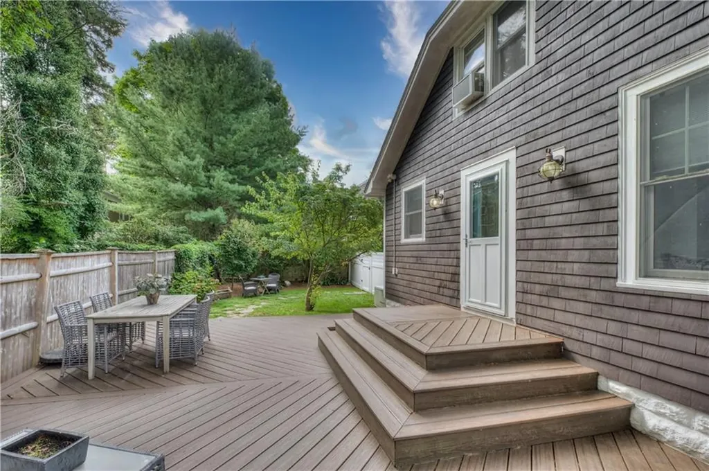 11 Richard Street Barrington RI 02806