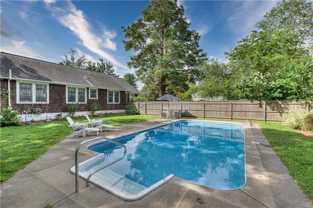 11 Richard Street Barrington RI 02806