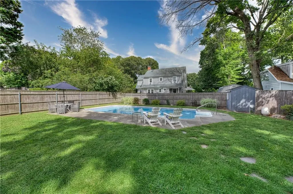11 Richard Street Barrington RI 02806