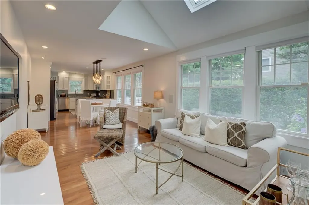 11 Richard Street Barrington RI 02806