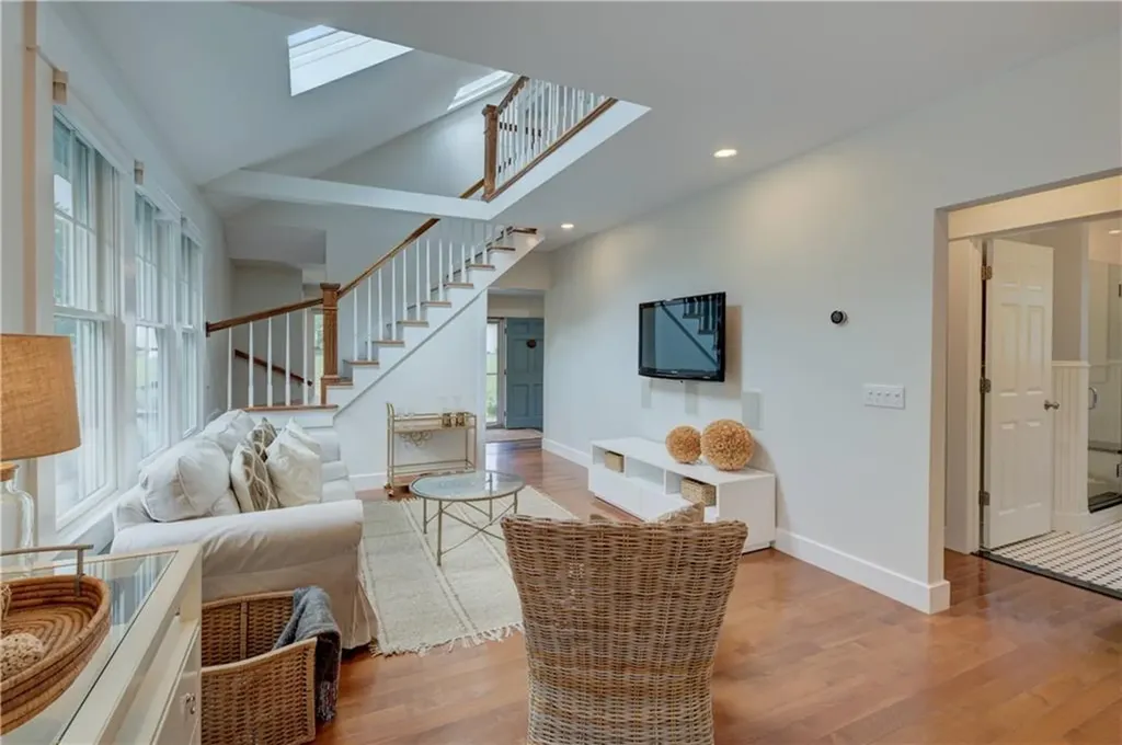11 Richard Street Barrington RI 02806
