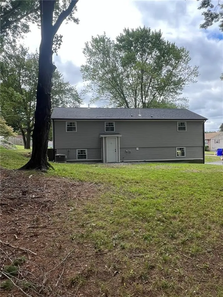 40 Deerfield Drive West Warwick RI 02893