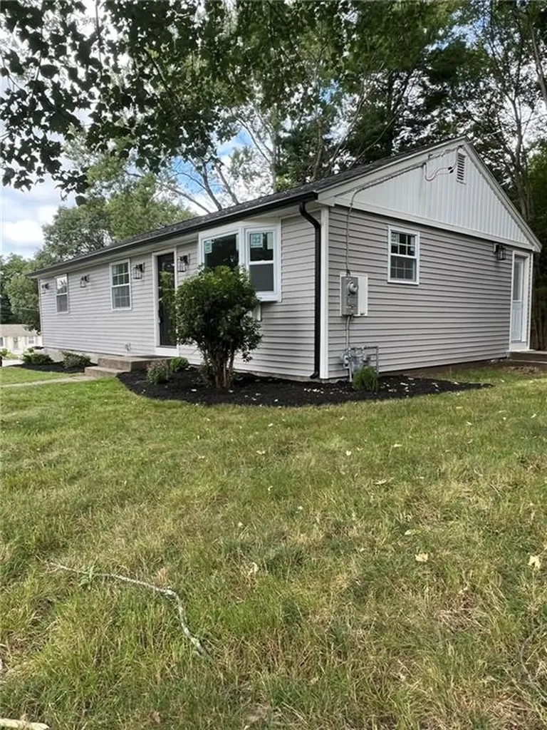 40 Deerfield Drive West Warwick RI 02893