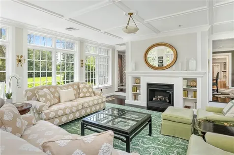 24 Cedar Avenue Barrington RI 02806