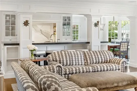 24 Cedar Avenue Barrington RI 02806