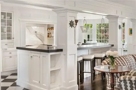 24 Cedar Avenue Barrington RI 02806