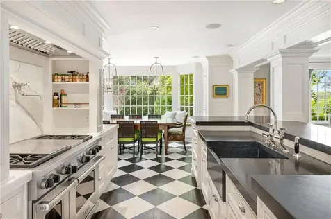 24 Cedar Avenue Barrington RI 02806