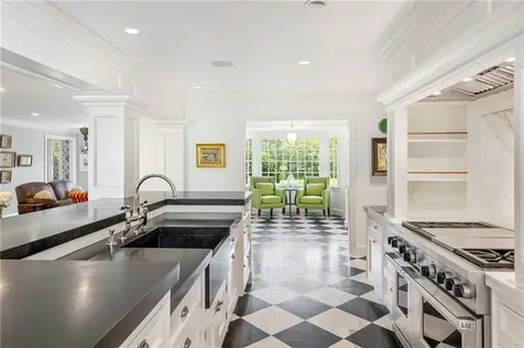 24 Cedar Avenue Barrington RI 02806