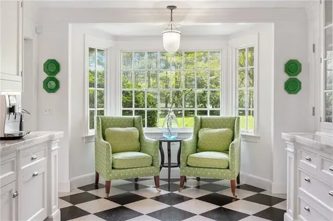 24 Cedar Avenue Barrington RI 02806