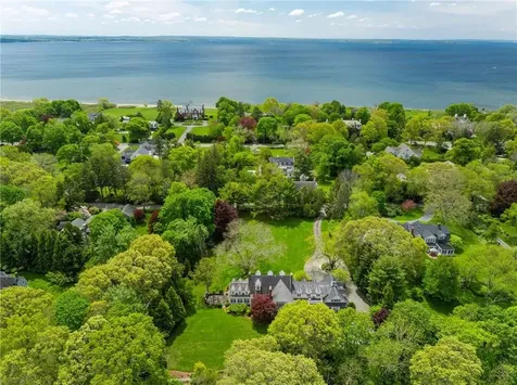 24 Cedar Avenue Barrington RI 02806