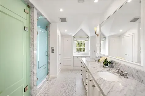 24 Cedar Avenue Barrington RI 02806