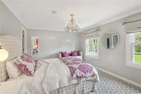 24 Cedar Avenue Barrington RI 02806