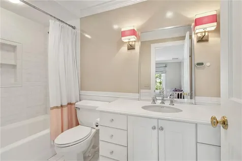 24 Cedar Avenue Barrington RI 02806