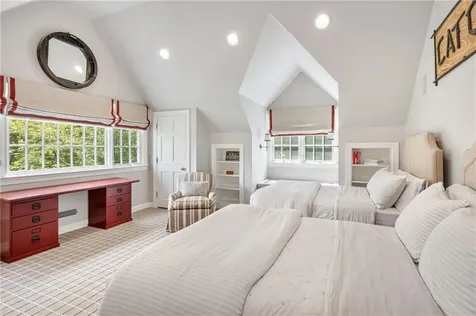 24 Cedar Avenue Barrington RI 02806