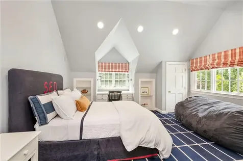 24 Cedar Avenue Barrington RI 02806