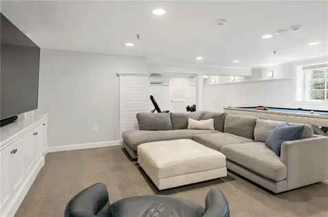 24 Cedar Avenue Barrington RI 02806