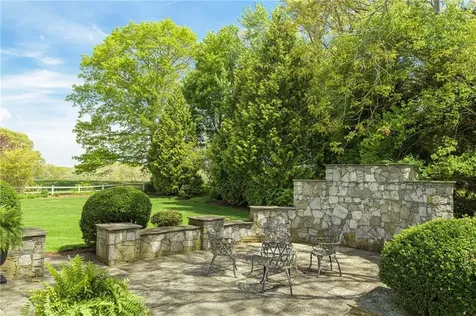 24 Cedar Avenue Barrington RI 02806