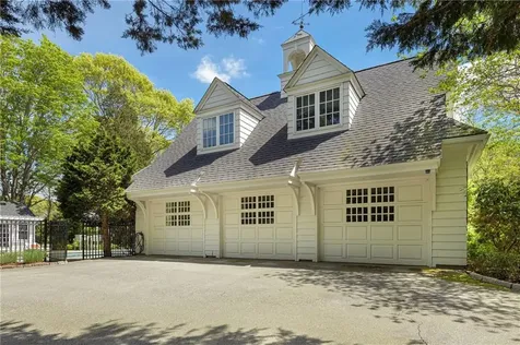 24 Cedar Avenue Barrington RI 02806