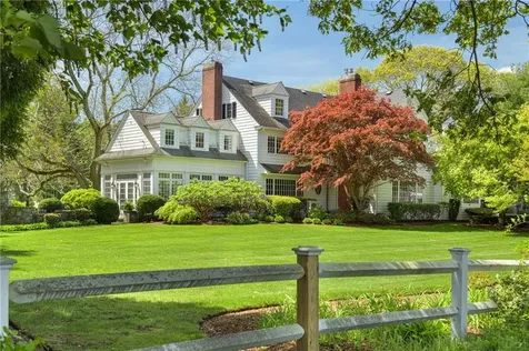 24 Cedar Avenue Barrington RI 02806