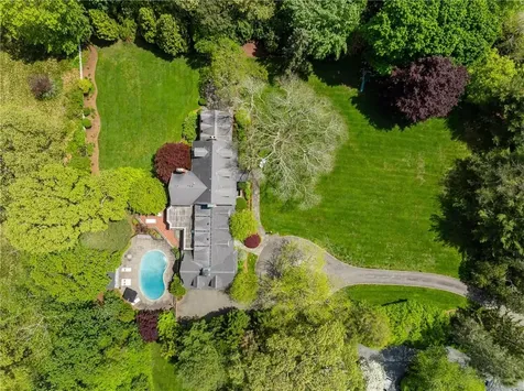 24 Cedar Avenue Barrington RI 02806