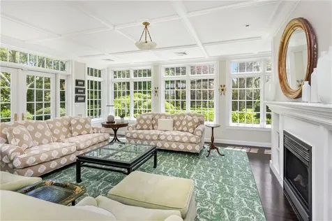 24 Cedar Avenue Barrington RI 02806