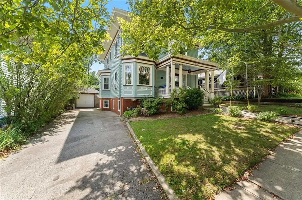 44 Arnold Avenue Cranston RI 02905