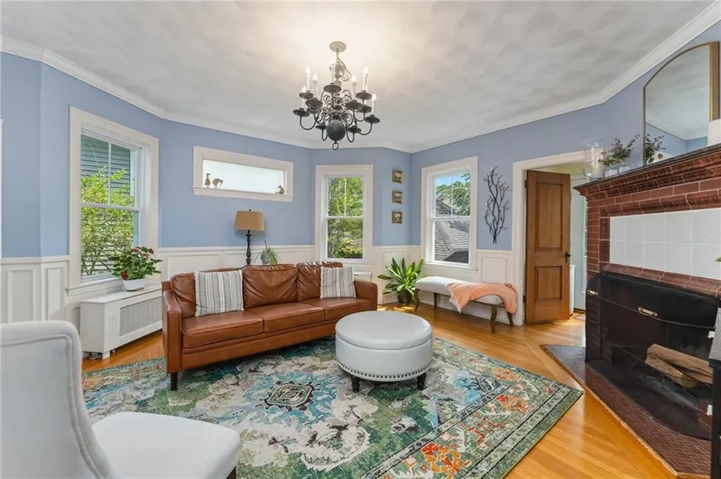 44 Arnold Avenue Cranston RI 02905