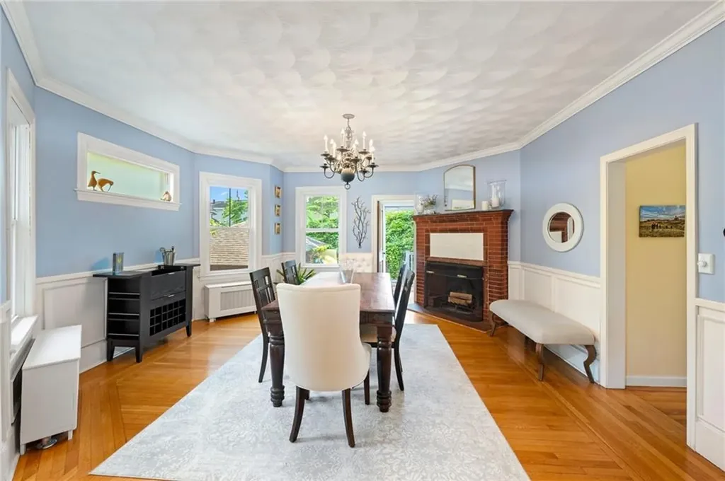 44 Arnold Avenue Cranston RI 02905