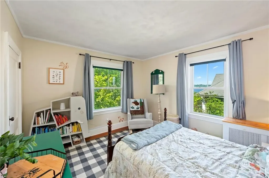 44 Arnold Avenue Cranston RI 02905