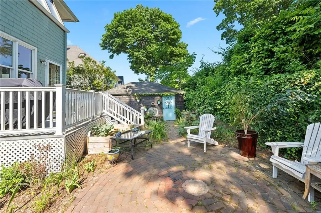 44 Arnold Avenue Cranston RI 02905