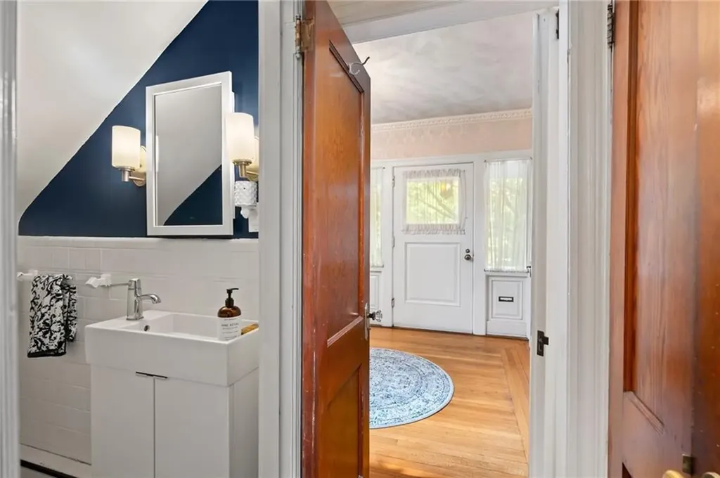 44 Arnold Avenue Cranston RI 02905