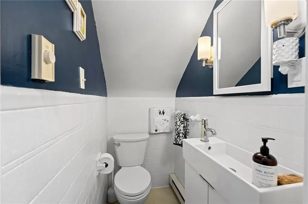 44 Arnold Avenue Cranston RI 02905
