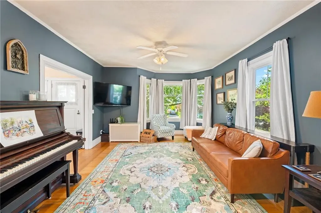 44 Arnold Avenue Cranston RI 02905