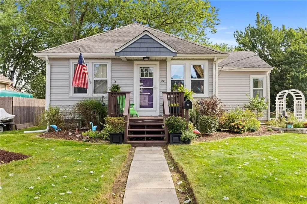27 Church Avenue Warwick RI 02889