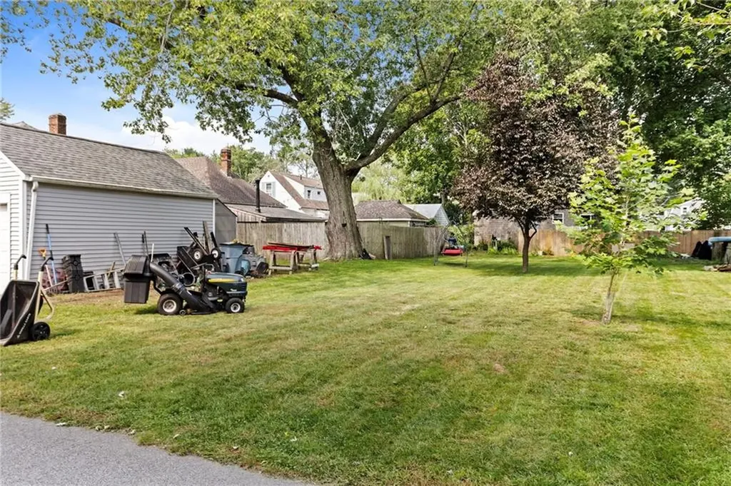 27 Church Avenue Warwick RI 02889