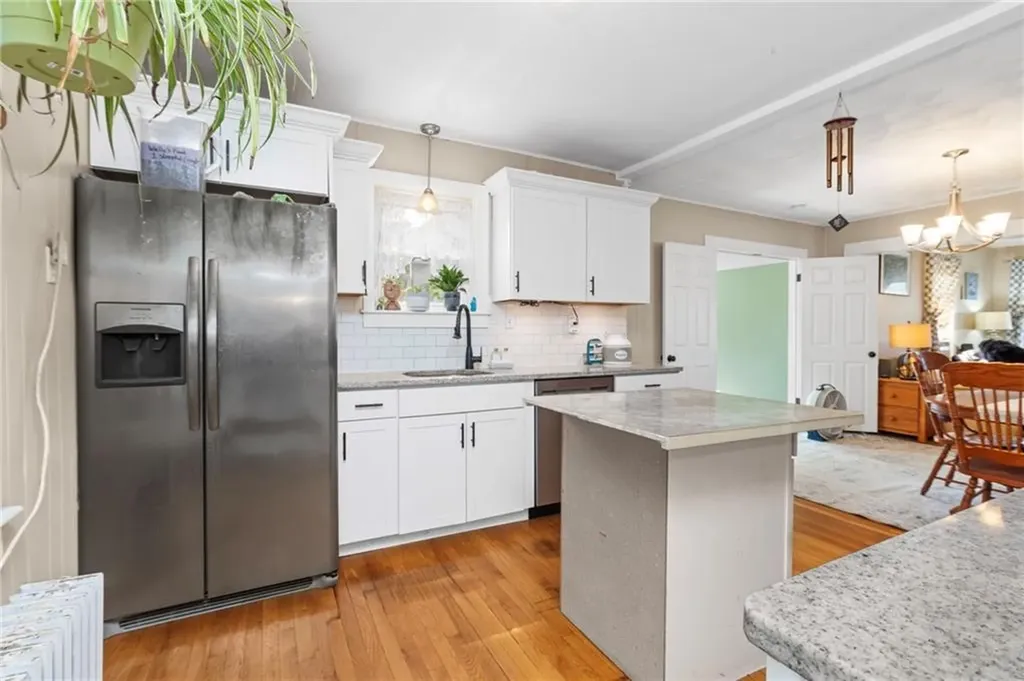 27 Church Avenue Warwick RI 02889