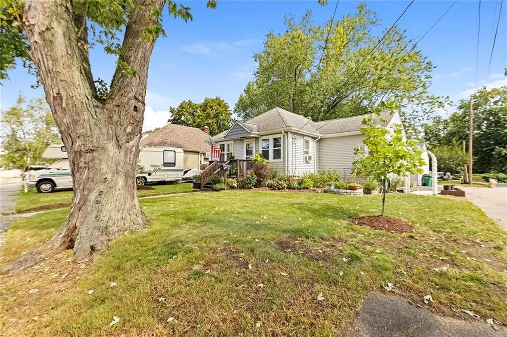 27 Church Avenue Warwick RI 02889