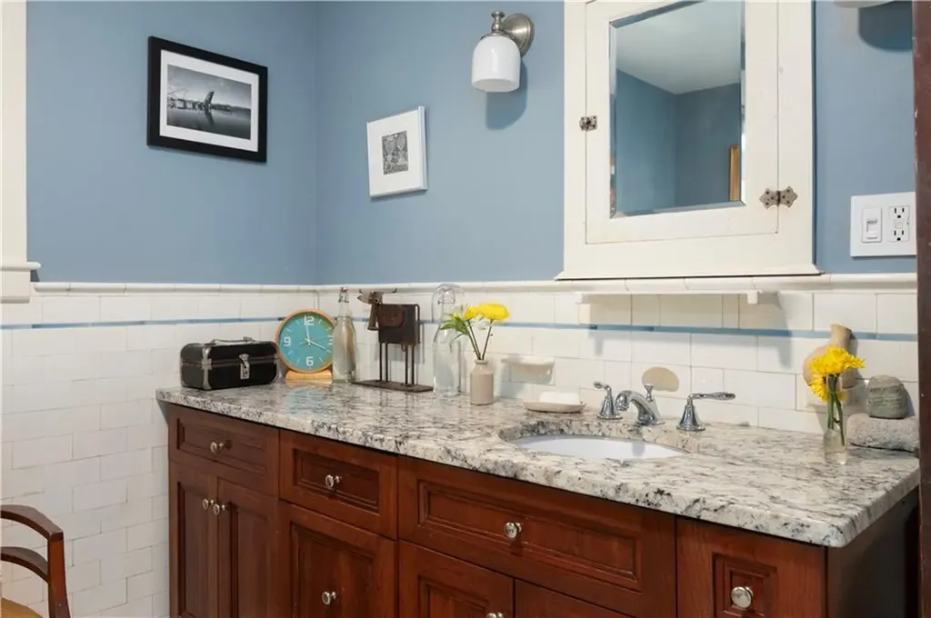 42 Nisbet Street Providence RI 02906