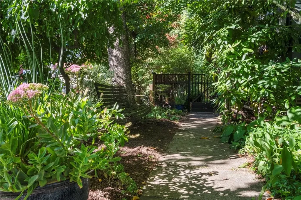 42 Nisbet Street Providence RI 02906