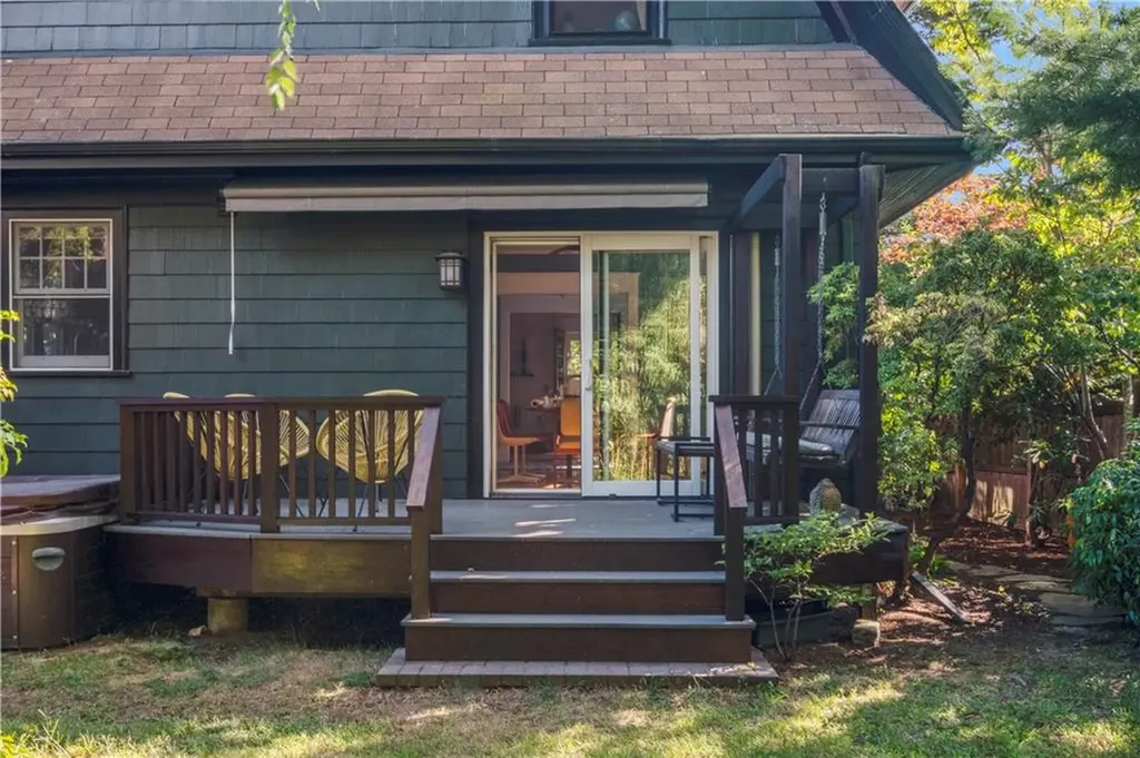 42 Nisbet Street Providence RI 02906