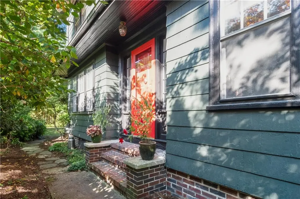 42 Nisbet Street Providence RI 02906