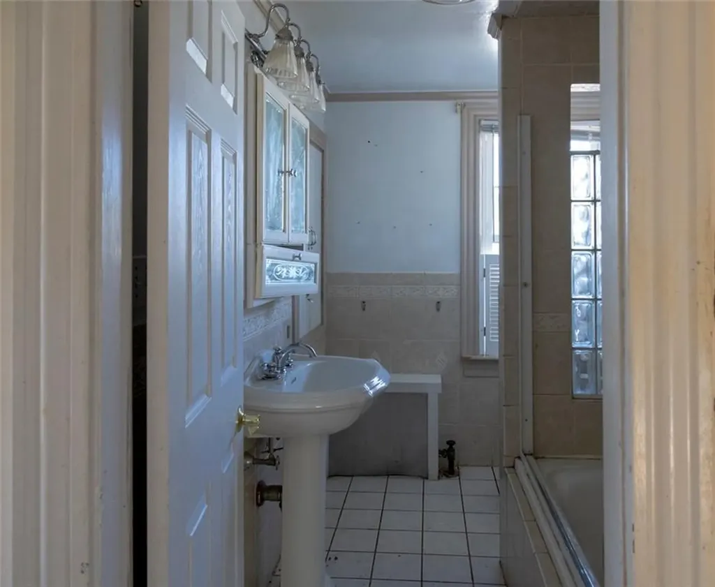 116 Burnside Street Cranston RI 02910