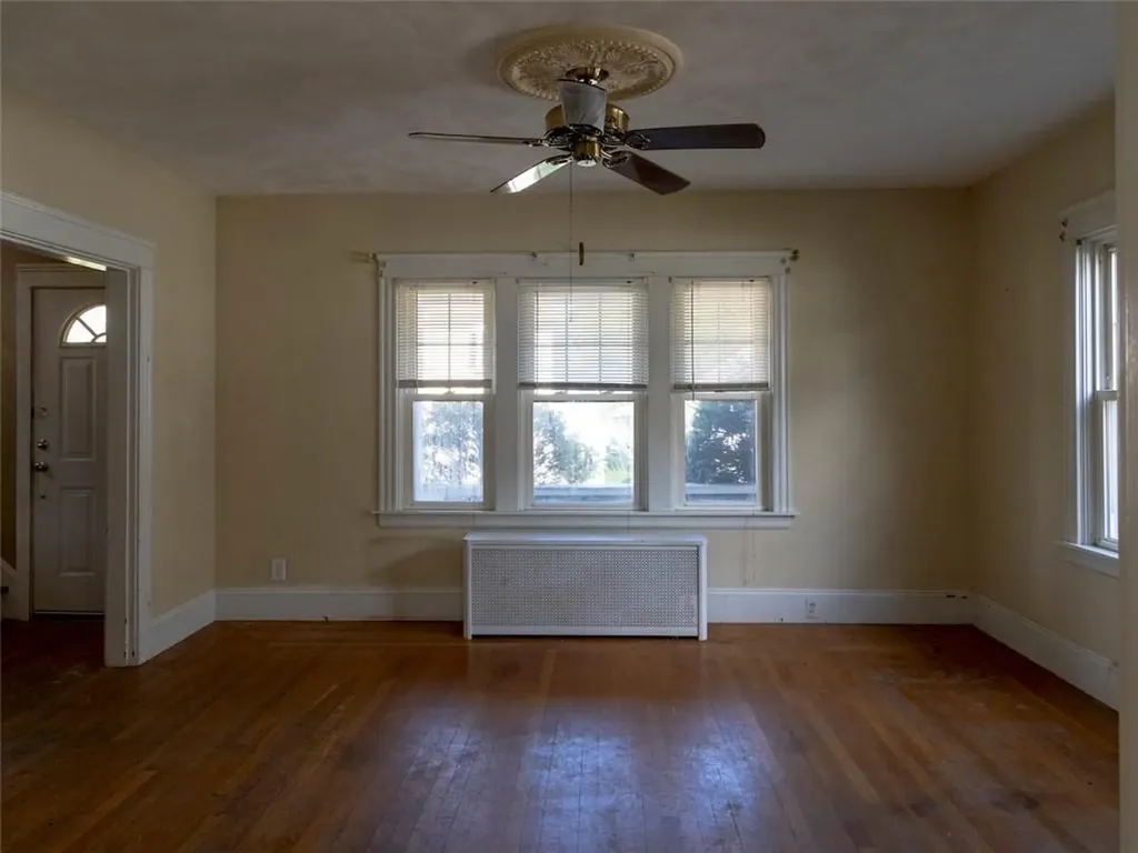 116 Burnside Street Cranston RI 02910