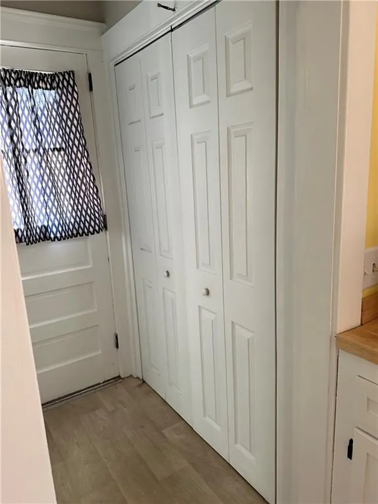 27 Holburn Avenue Cranston RI 02910