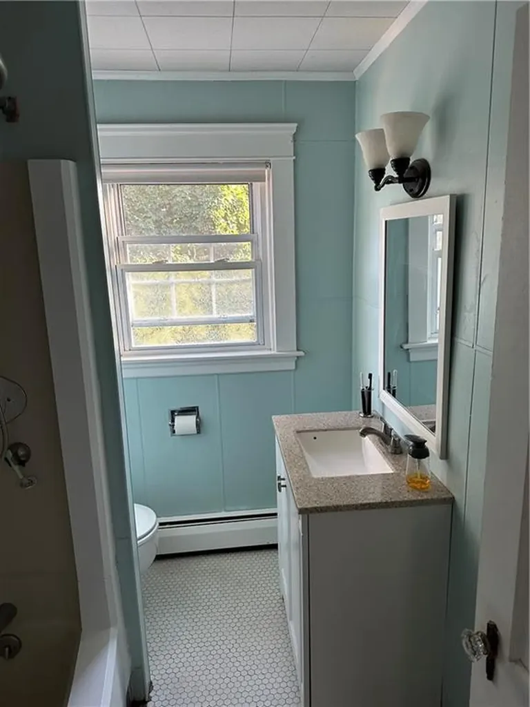 27 Holburn Avenue Cranston RI 02910