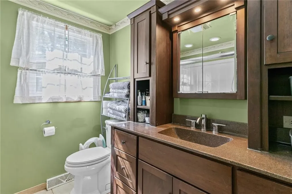 32 Mohawk Street Coventry RI 02816