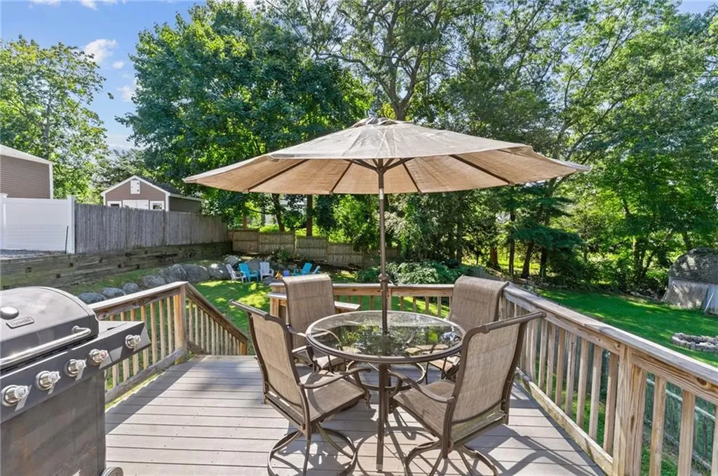 32 Mohawk Street Coventry RI 02816