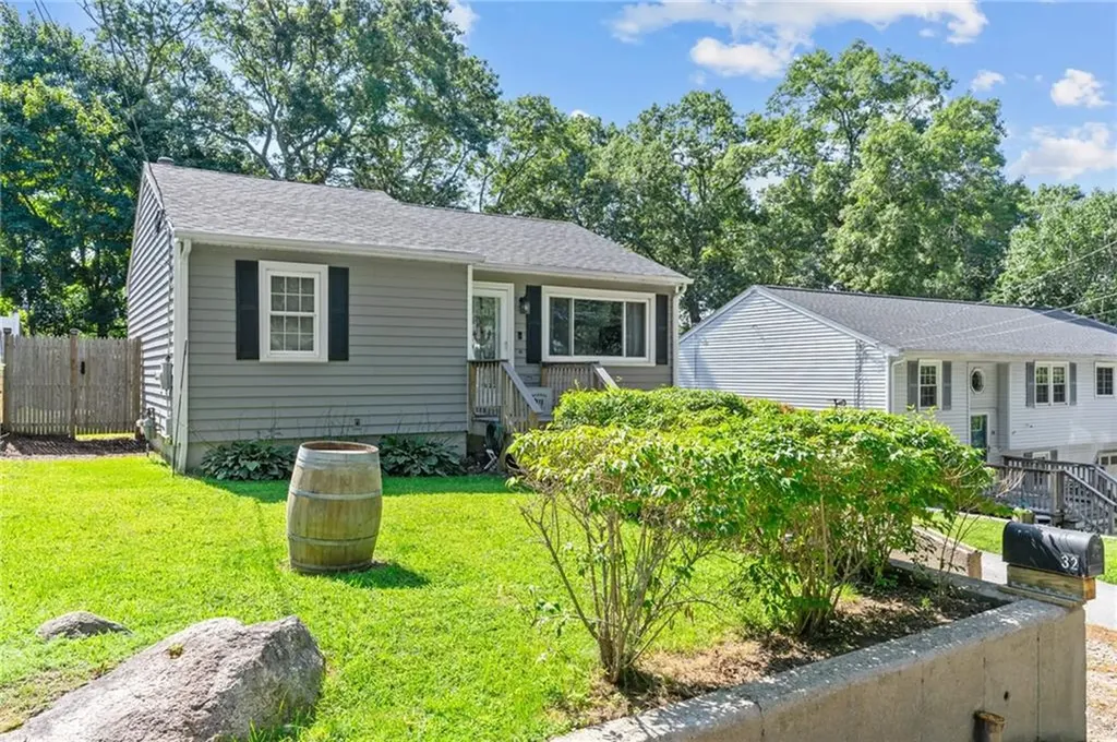 32 Mohawk Street Coventry RI 02816