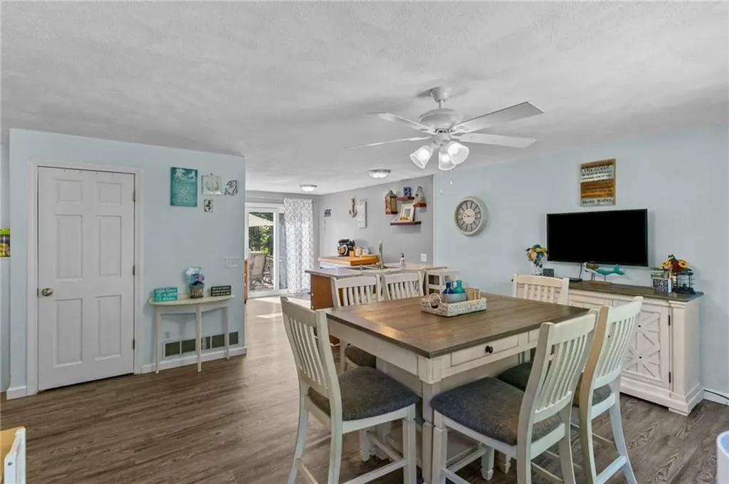 32 Mohawk Street Coventry RI 02816