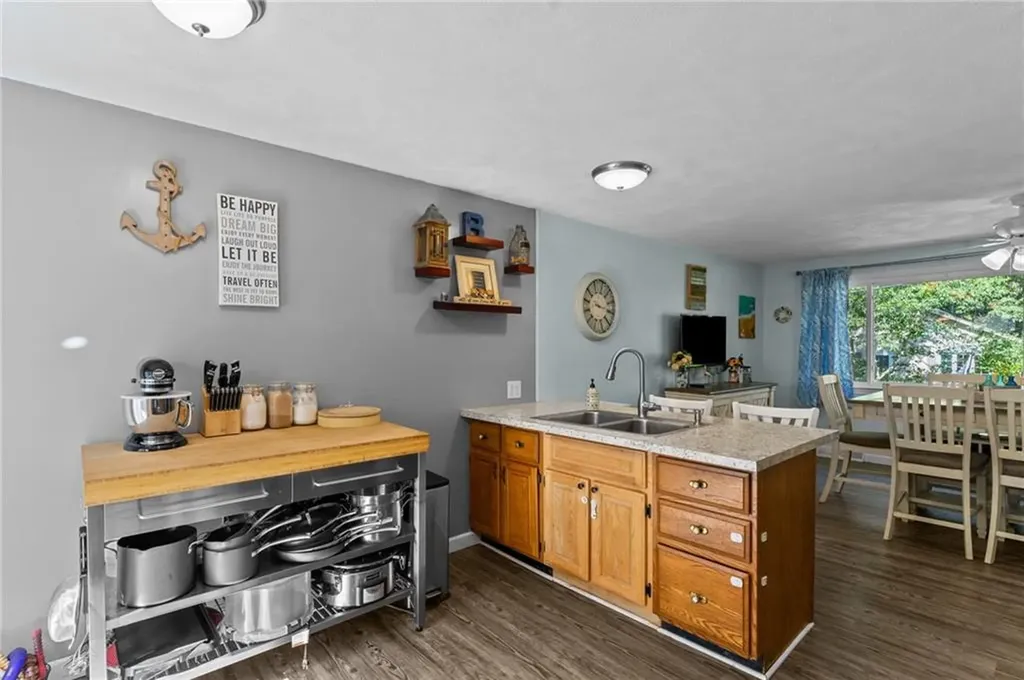 32 Mohawk Street Coventry RI 02816